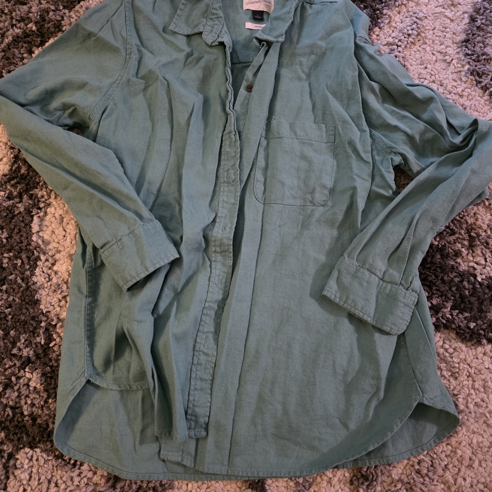 Universal Thread Women's Green Button Down Shirt